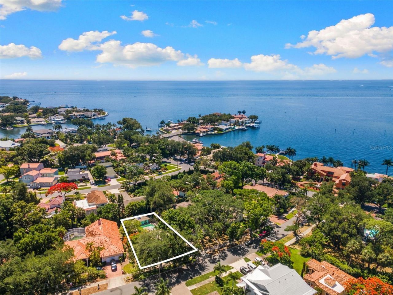 135 Aranda Street Ne, Saint Petersburg, FL 33704 Photo