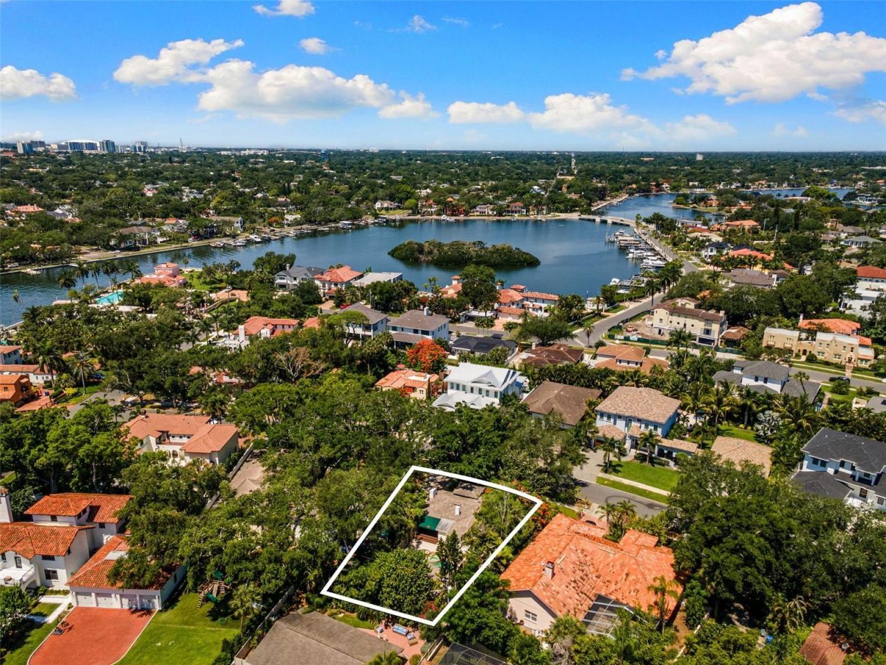 135 Aranda Street Ne, Saint Petersburg, FL 33704 Photo