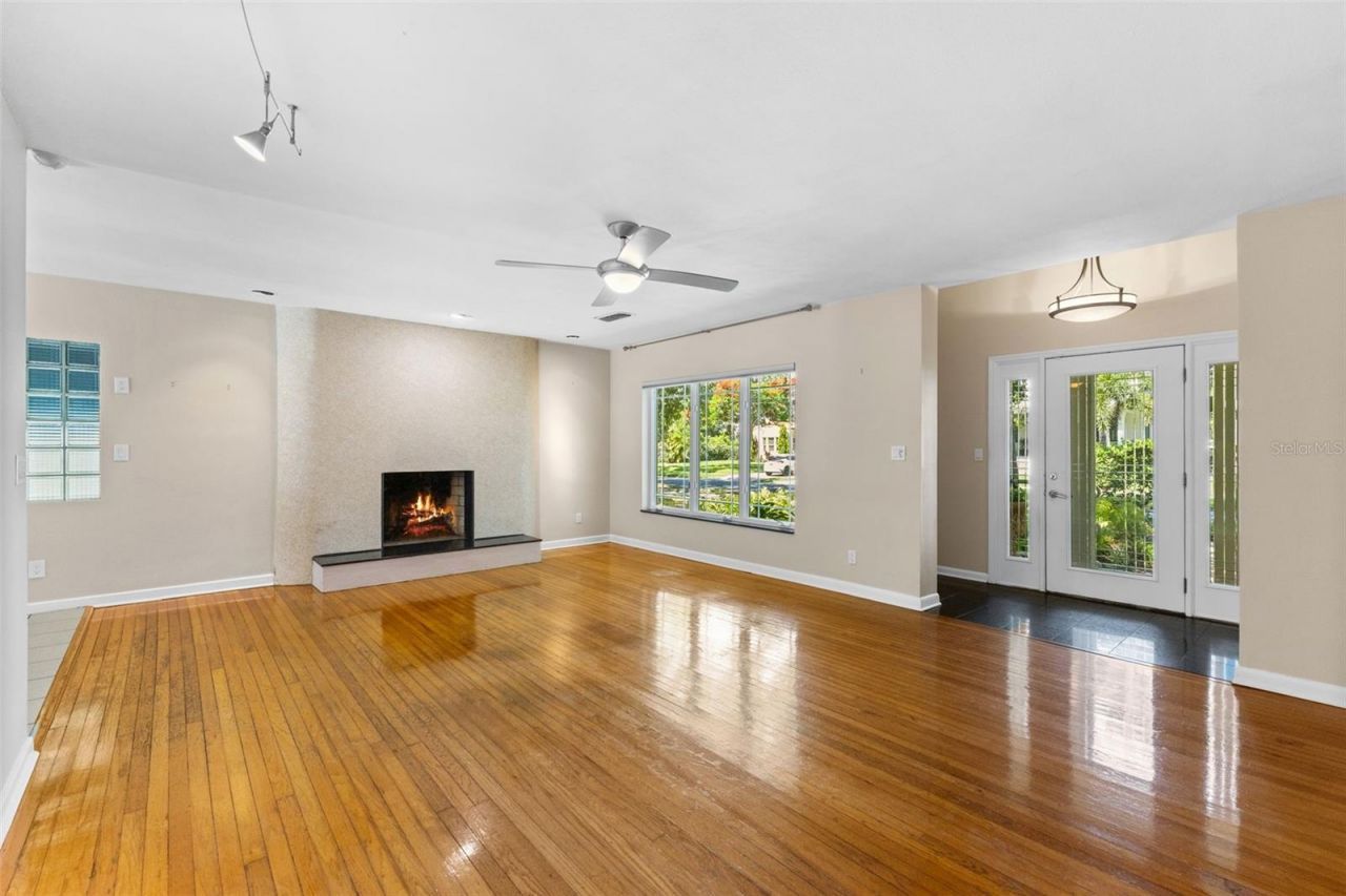 135 Aranda Street Ne, Saint Petersburg, FL 33704 Photo
