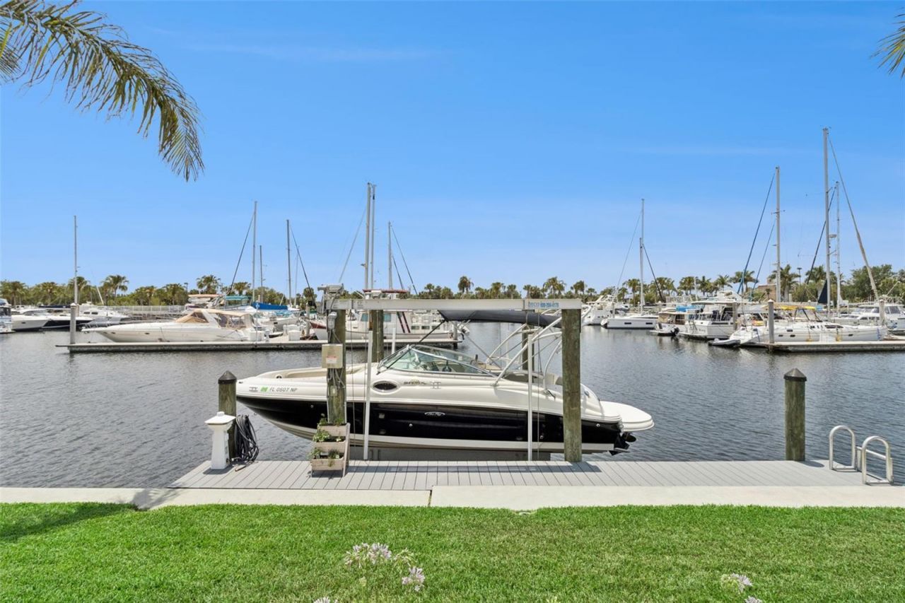 3028 Christophers Watch Lane, Ruskin, FL 33570 Photo