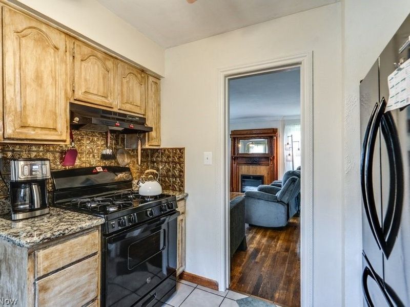 2035 Tampa Avenue, Cleveland, OH 44109 Photo 15