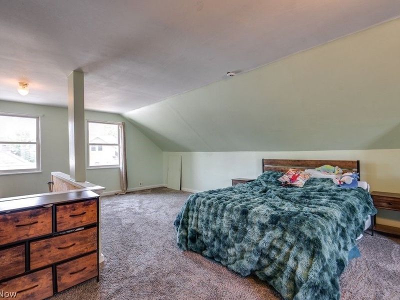 2035 Tampa Avenue, Cleveland, OH 44109 Photo 23