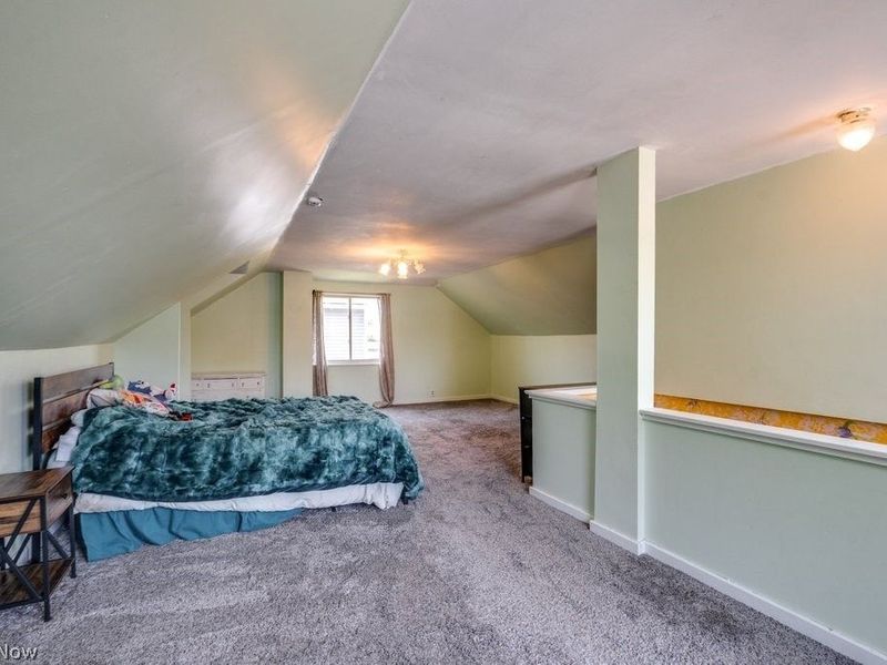 2035 Tampa Avenue, Cleveland, OH 44109 Photo 24