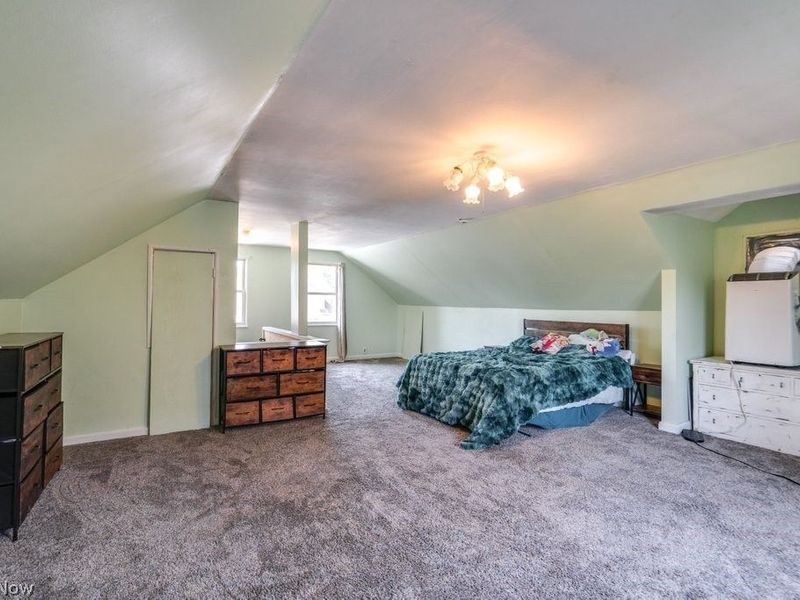 2035 Tampa Avenue, Cleveland, OH 44109 Photo 25