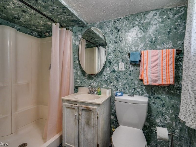 2035 Tampa Avenue, Cleveland, OH 44109 Photo 30