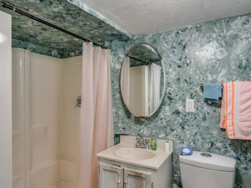 2035 Tampa Avenue, Cleveland, OH 44109 Photo 31