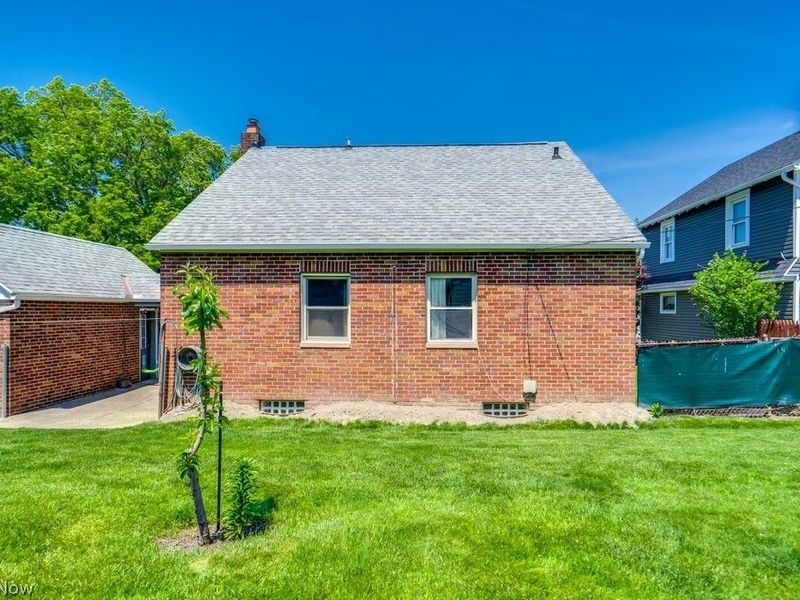 2035 Tampa Avenue, Cleveland, OH 44109 Photo 33