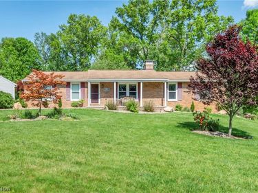 8194 Overwood Avenue NW, North Canton, OH 44720