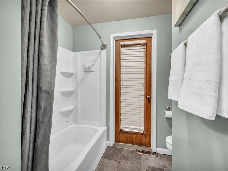 8194 Overwood Avenue NW, North Canton, OH 44720 Photo 18