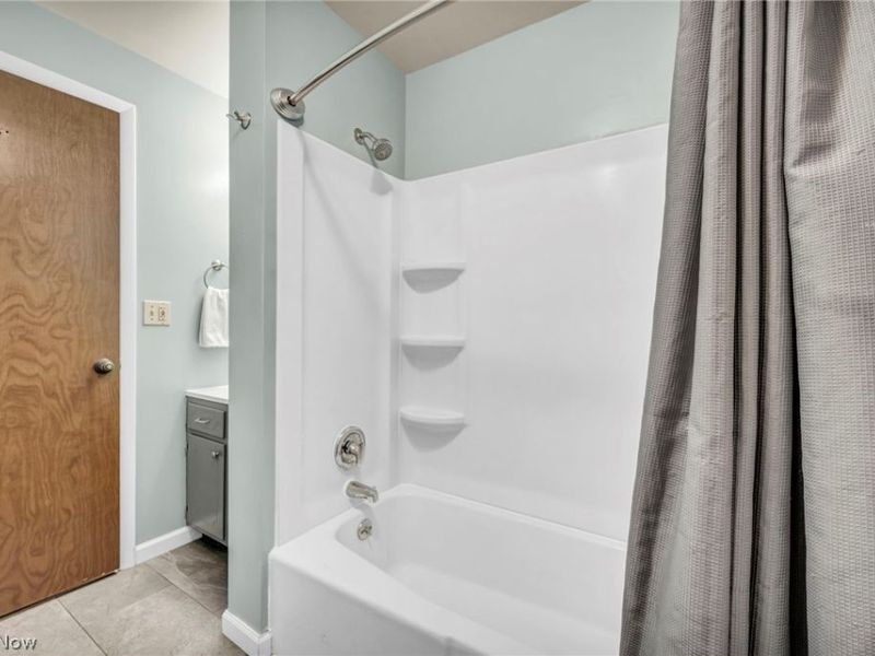 8194 Overwood Avenue NW, North Canton, OH 44720 Photo 19