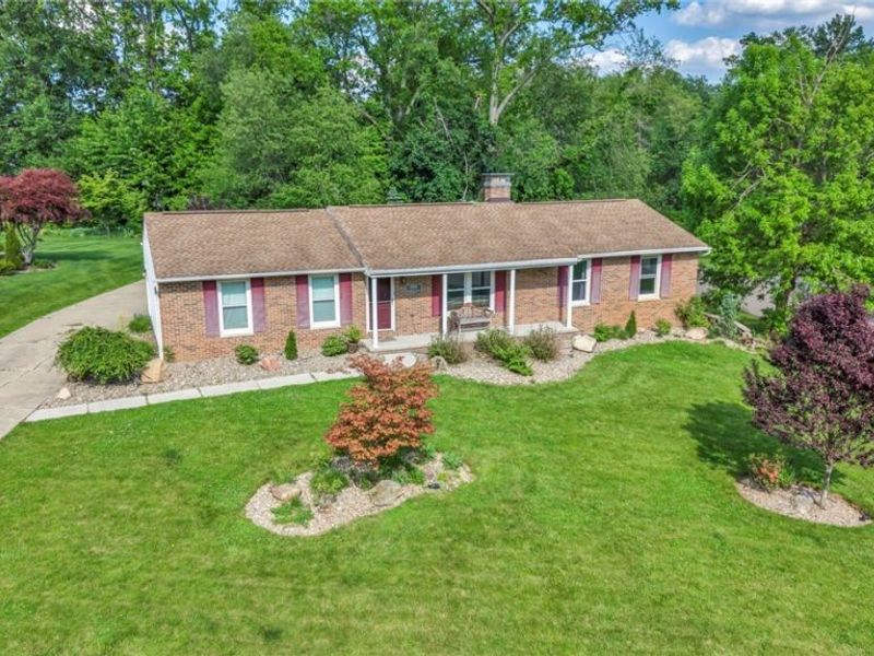 8194 Overwood Avenue NW, North Canton, OH 44720 Photo 3
