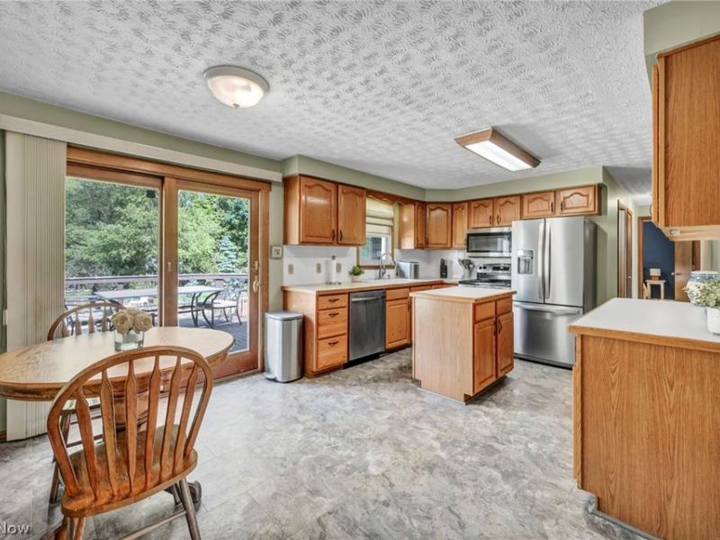 8194 Overwood Avenue NW, North Canton, OH 44720 Photo 7
