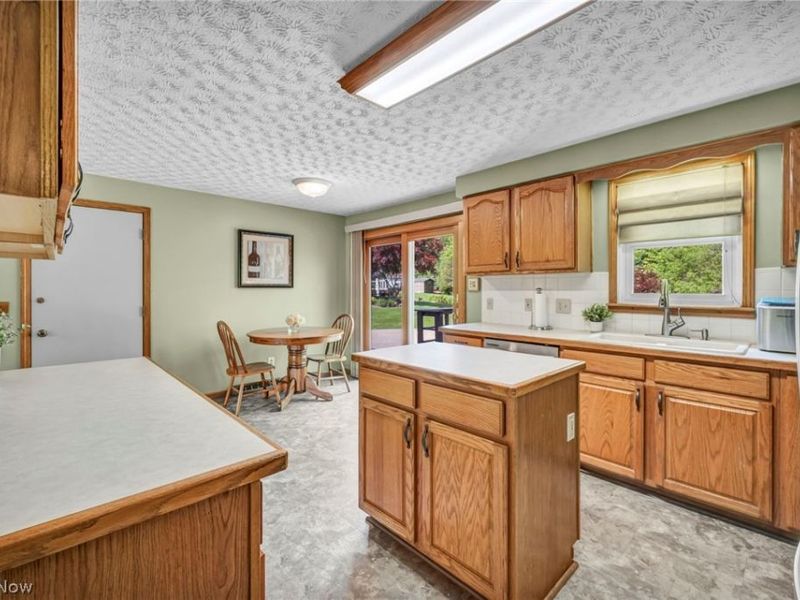 8194 Overwood Avenue NW, North Canton, OH 44720 Photo 8