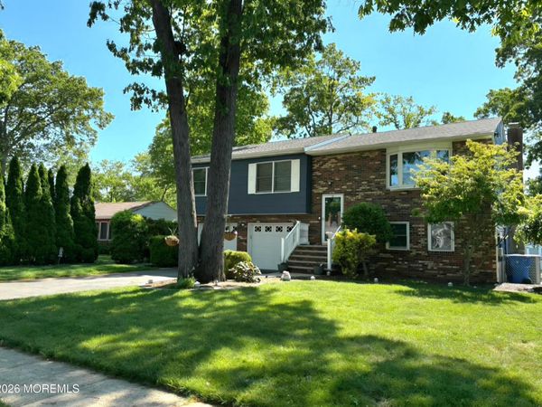 10 Cardinal Drive, Toms River, NJ 08755