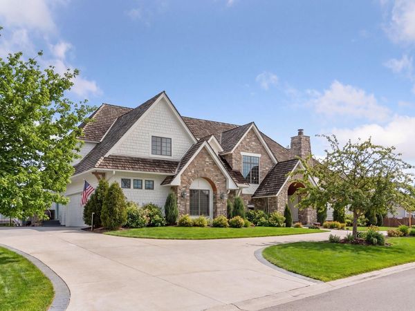 9787 Sky Lane , Eden Prairie, MN 55347
