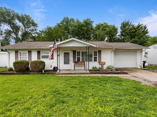 1003 E Fairview Drive, Tuscola, IL 61953