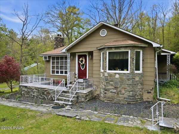 2127 Rt. 590 , Hawley, PA 18428