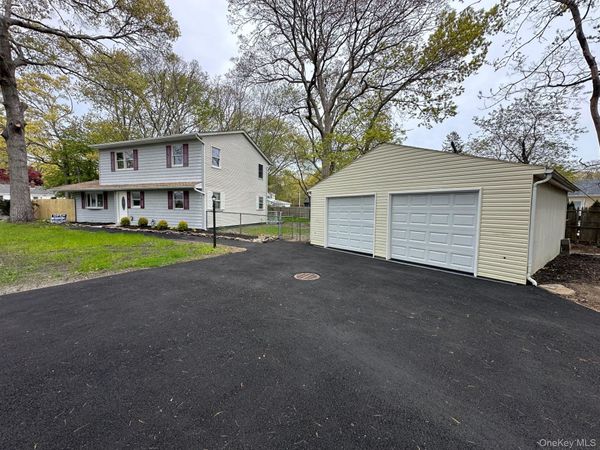 279 Beaver Drive , Mastic Beach, NY 11951