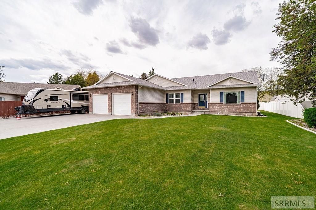 1337 Oma Jeane Drive, Idaho Falls, ID 83402 Main Photo