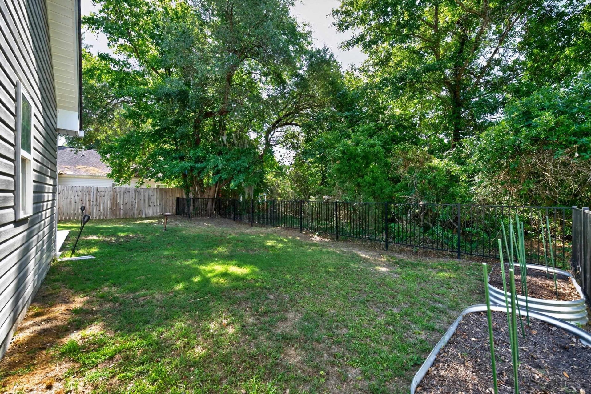 137 Robert Conway Ct.  Photo 26
