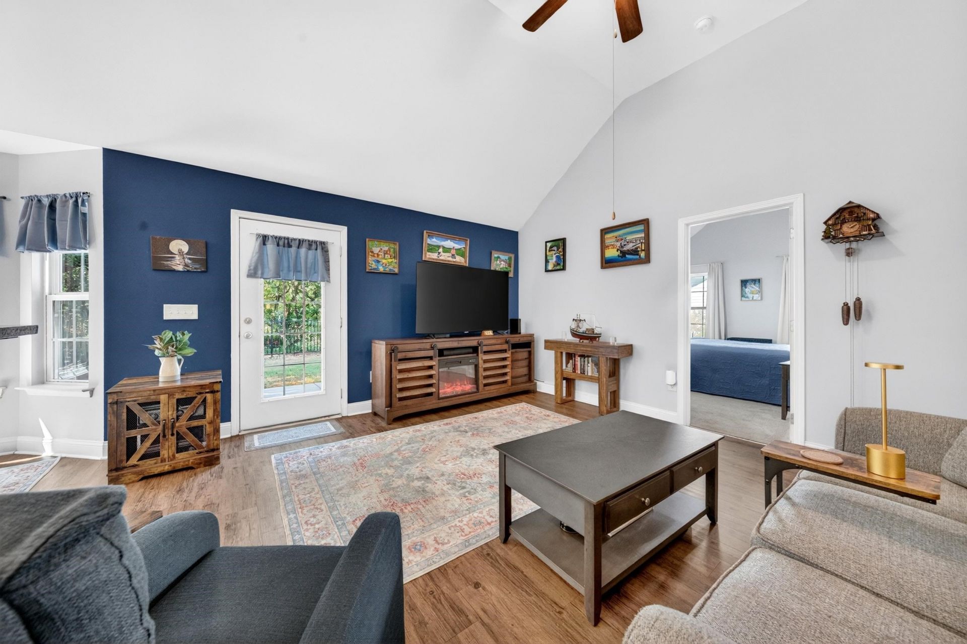 137 Robert Conway Ct.  Photo 5