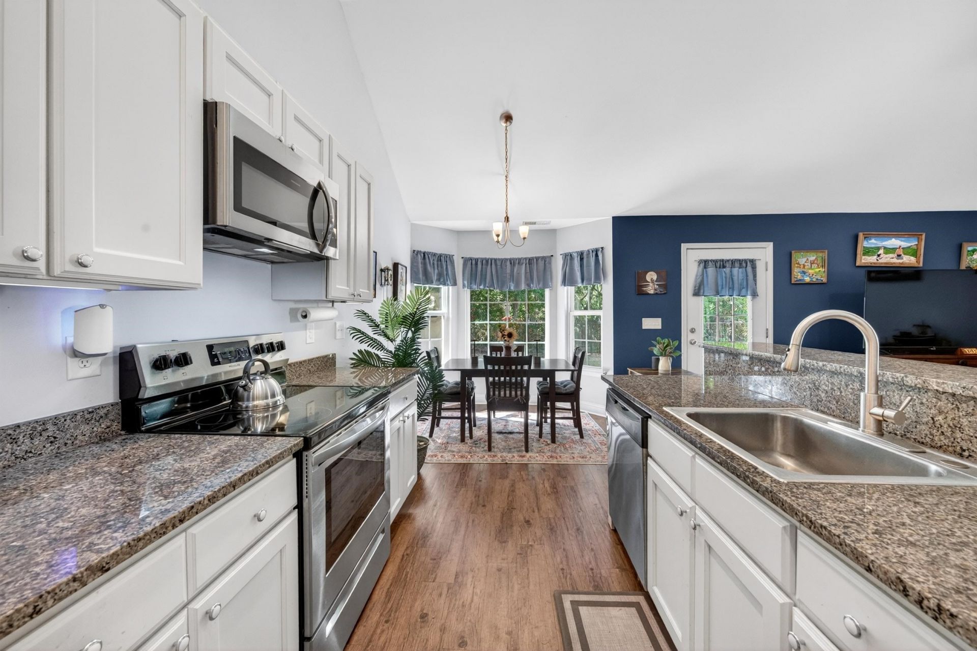 137 Robert Conway Ct.  Photo 7