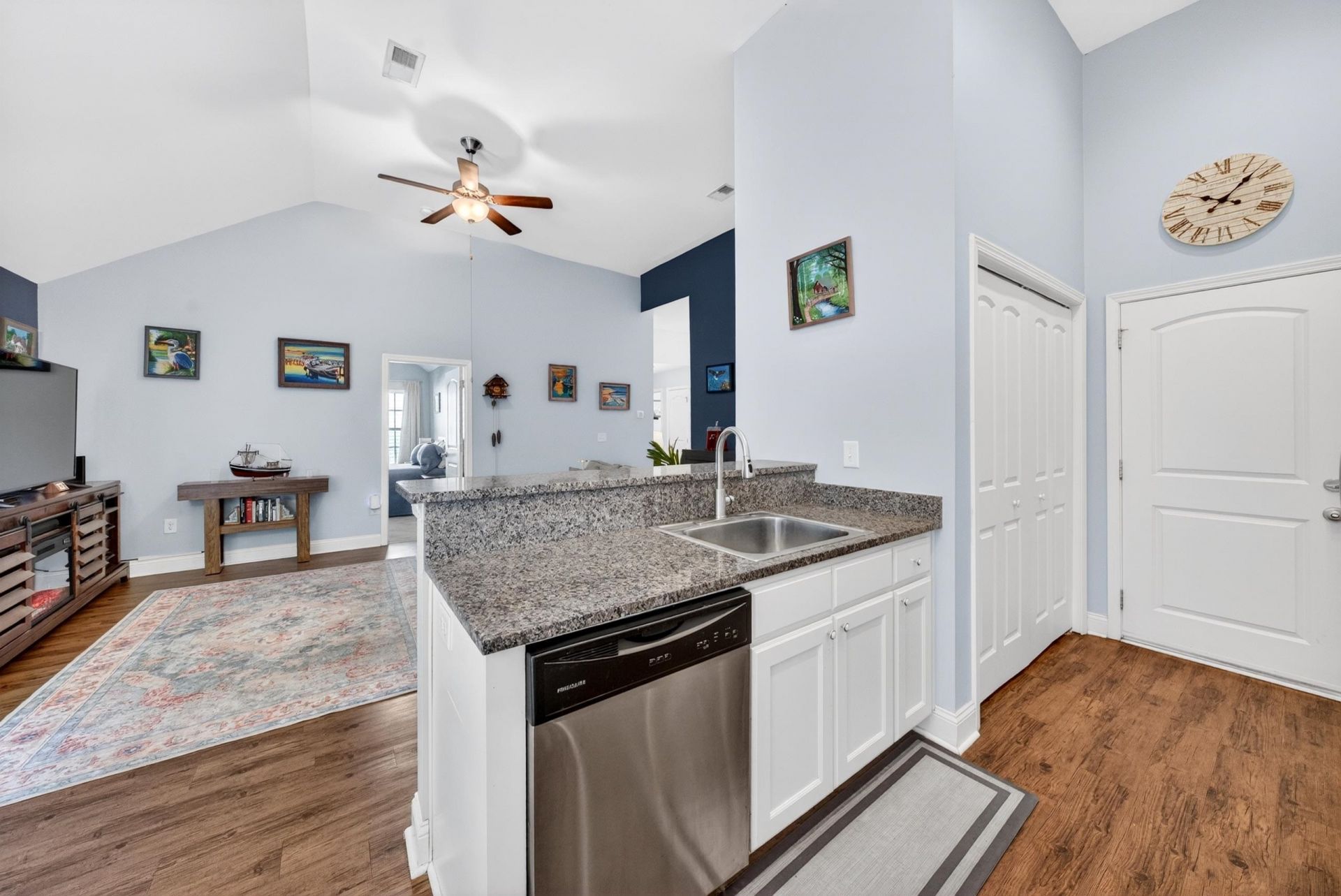 137 Robert Conway Ct.  Photo 9