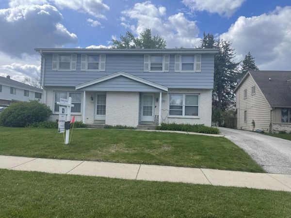 9105 W Howard AVENUE, Greenfield, WI 53228