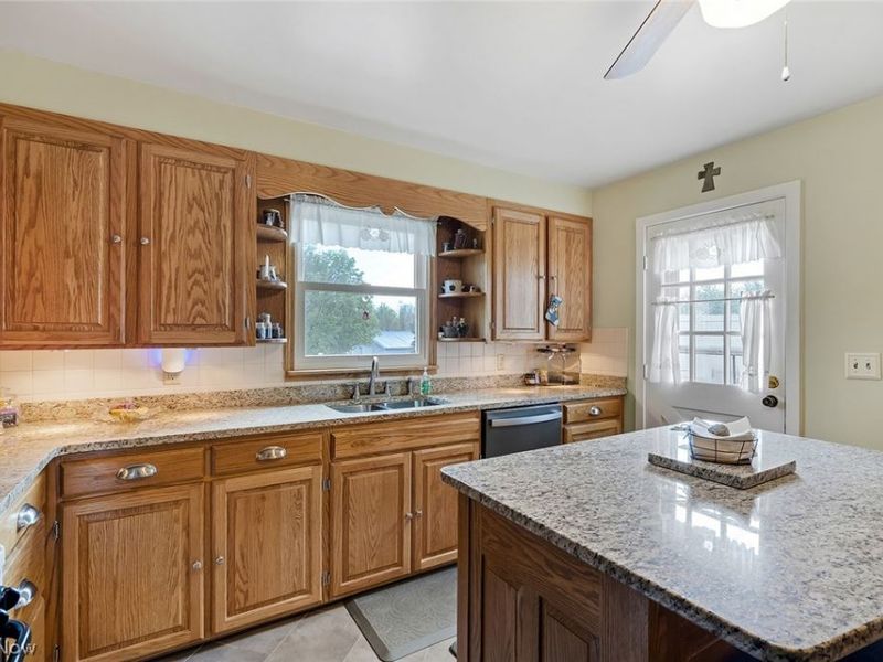 539 Secrist Lane, Girard, OH 44420 Photo 8