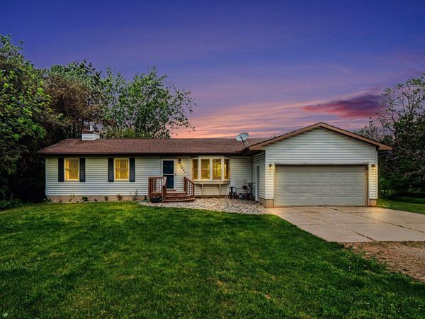 2697 E Clinton Trail, Charlotte, MI 48813