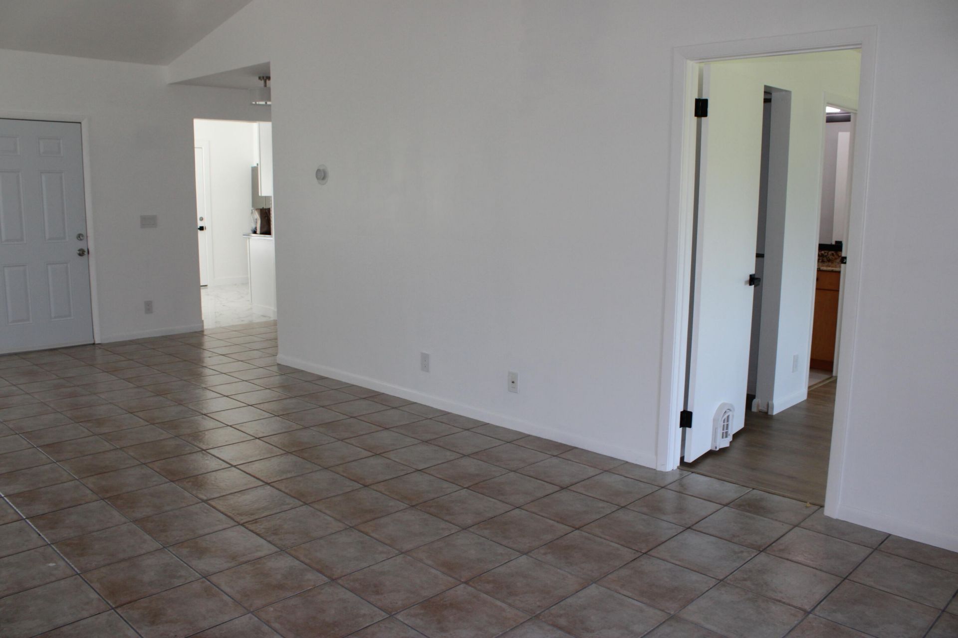 3883 Island Club Circle W, Seminole Manor, FL 33462 Photo