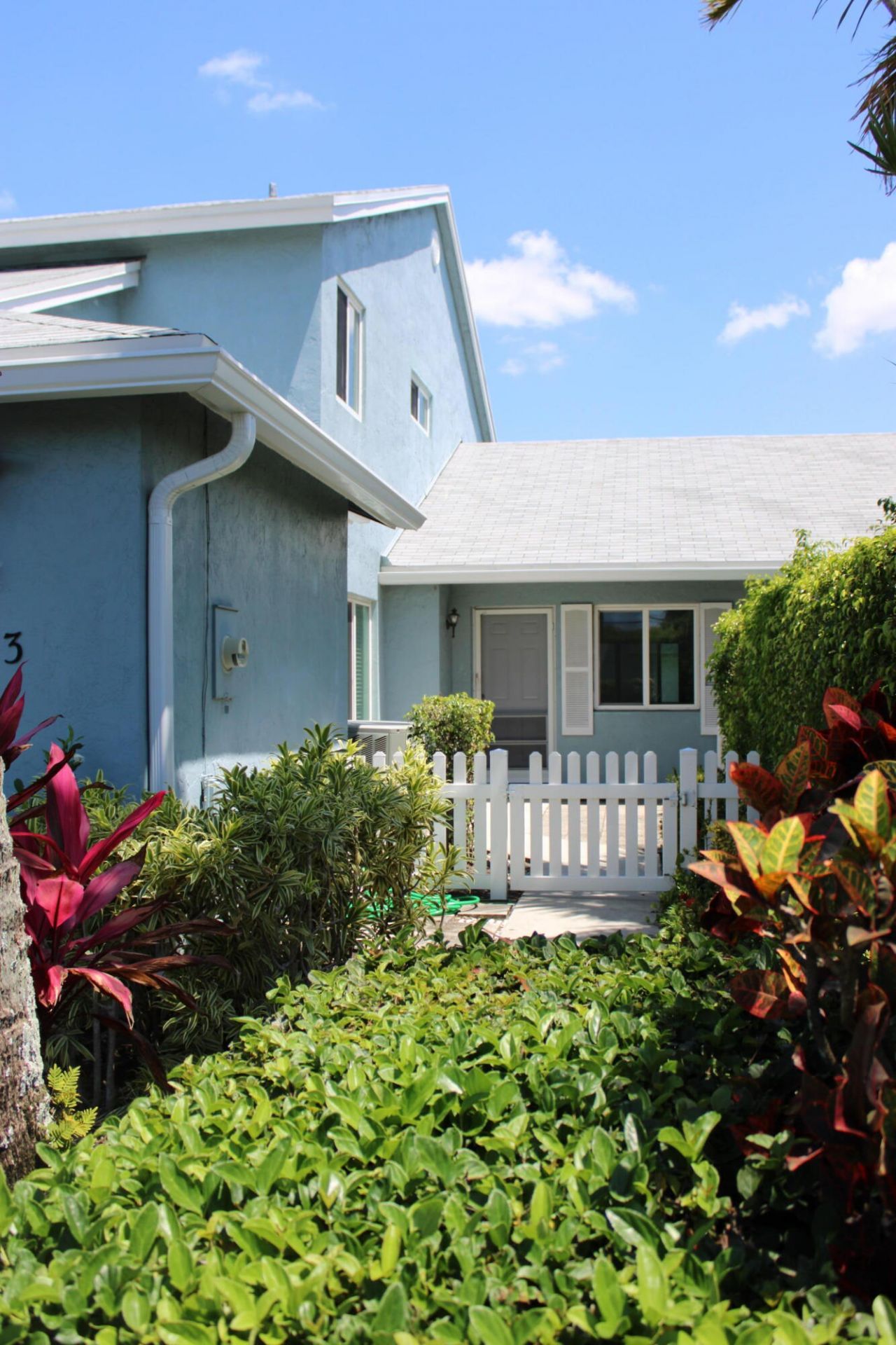 3883 Island Club Circle W, Seminole Manor, FL 33462 Photo