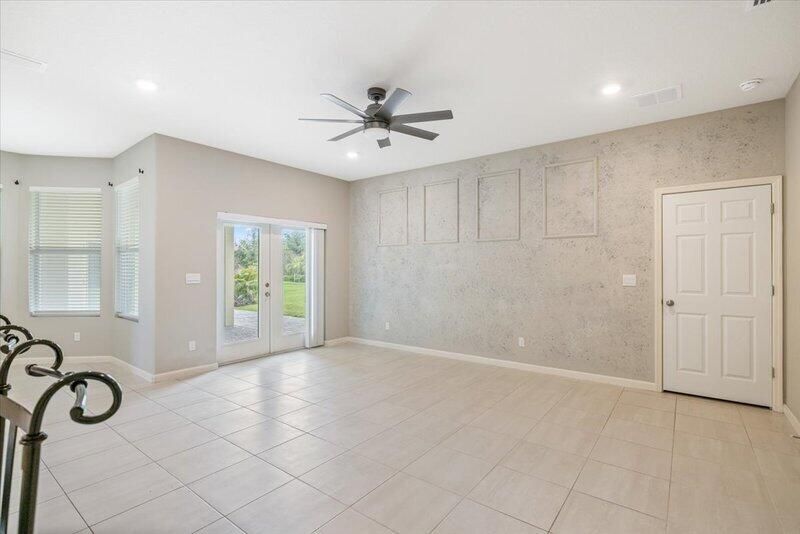 63 52nd Square, Vero Beach, FL 32968 Photo