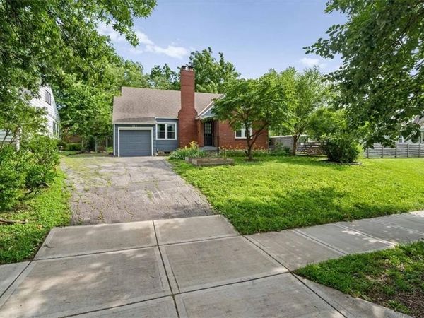 811 E 72nd Street, Kansas City, MO 64131