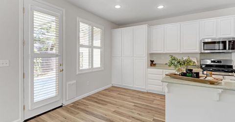 9649 Glacier Creek Way, Elk Grove, CA 95624 Photo