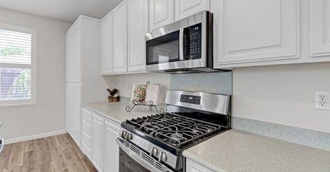 9649 Glacier Creek Way, Elk Grove, CA 95624 Photo