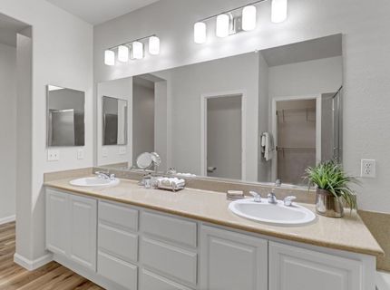 9649 Glacier Creek Way, Elk Grove, CA 95624 Photo