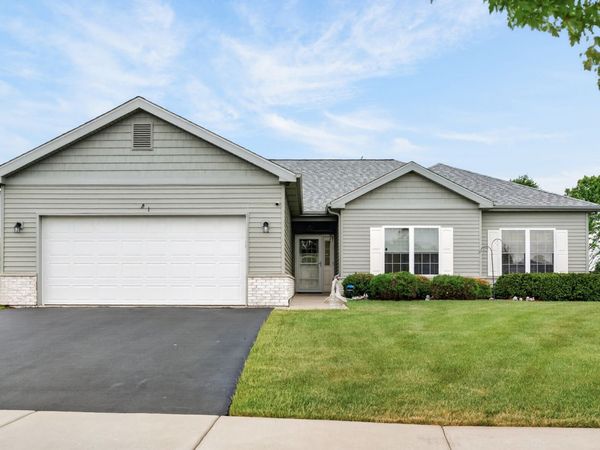 1001 Madison Avenue , McHenry, IL 60050