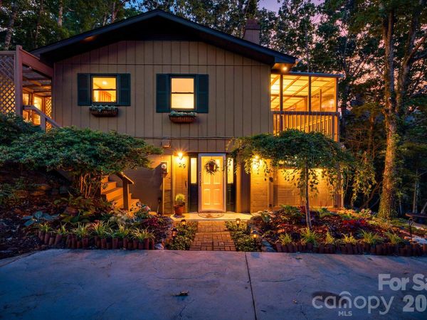 29 Independence Boulevard , Asheville, NC 28805