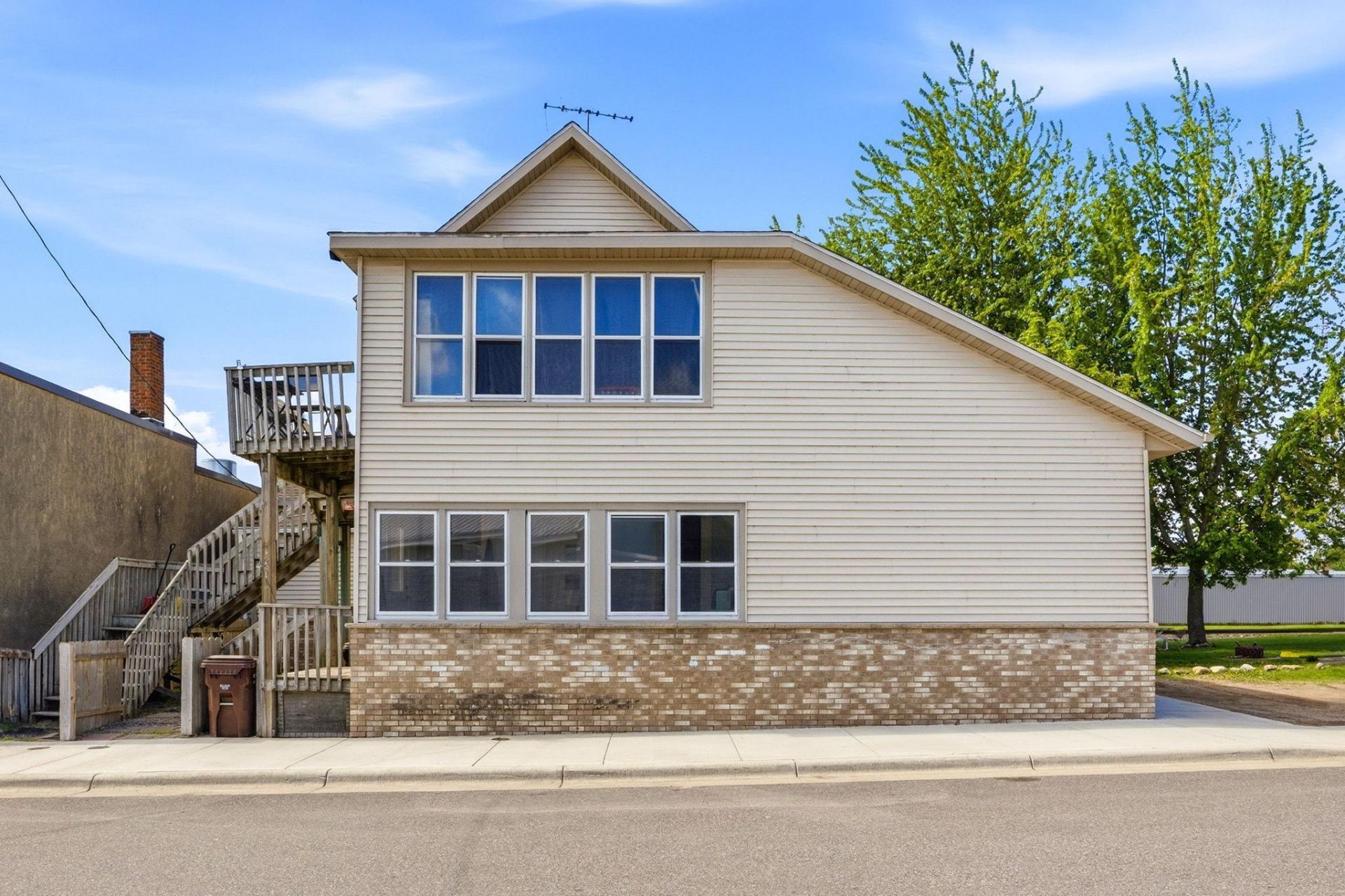 121 1st Street W, Maple Lake, MN 55358 Main Photo