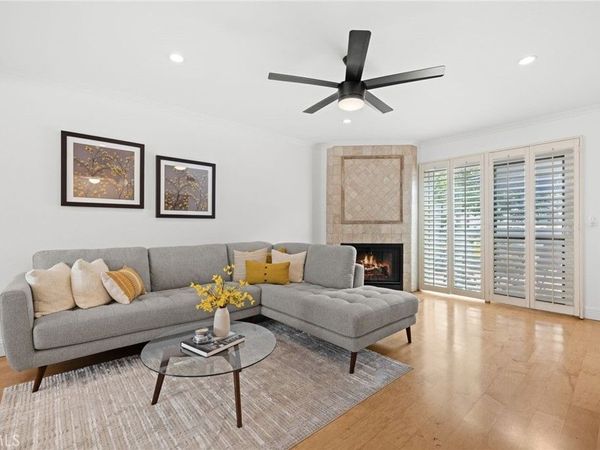 249 Alpine Street, Unit 41, Pasadena, CA 91106
