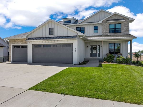 321 Heartland Street , Fairfax, IA 52228