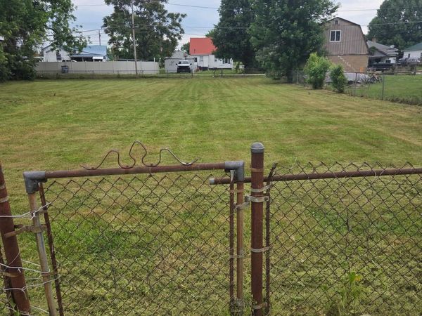 609 Center Avenue , Greenup, KY 41144