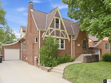 6028 Poppleton Avenue, Omaha, NE 68106