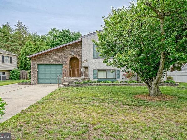 1479 MEMORIAL AVENUE, GIBBSTOWN, NJ 08027