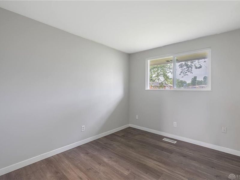 7155 Stonehurst Drive, Huber Heights, OH 45424 Photo 12