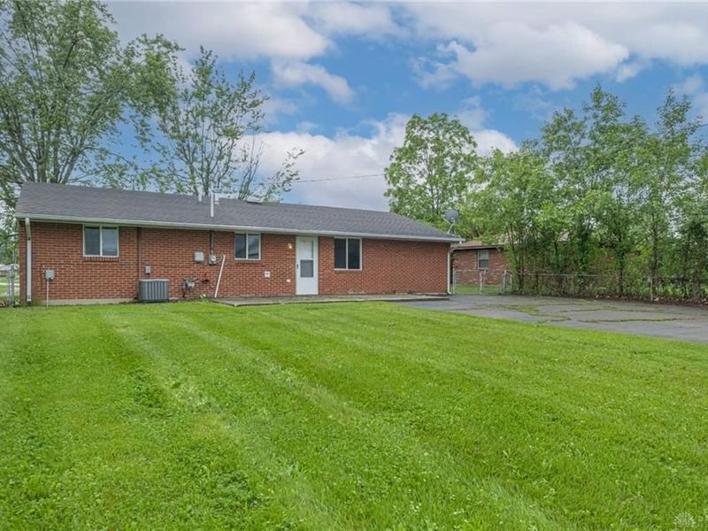 7155 Stonehurst Drive, Huber Heights, OH 45424 Photo 20