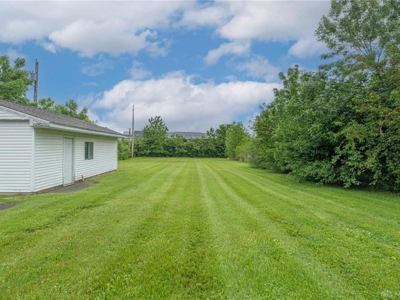 7155 Stonehurst Drive, Huber Heights, OH 45424 Photo 22