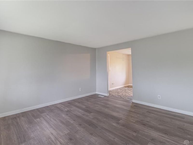 7155 Stonehurst Drive, Huber Heights, OH 45424 Photo 4