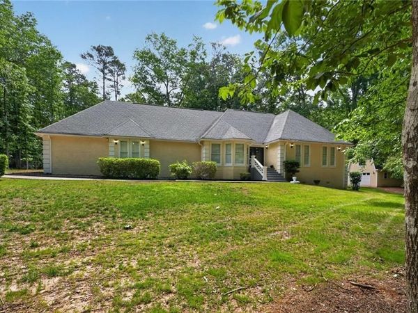 185 Courtland Drive, Fayetteville, GA 30215